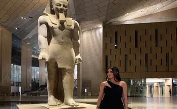 ميرنا نور الدين في زيارة  للمتحف المصري الكبير