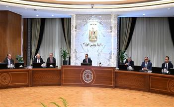 رئيس الوزراء يتابع خطوات تيسير إجراءات دخول السائحين بالمطارات والمنافذ المختلفة