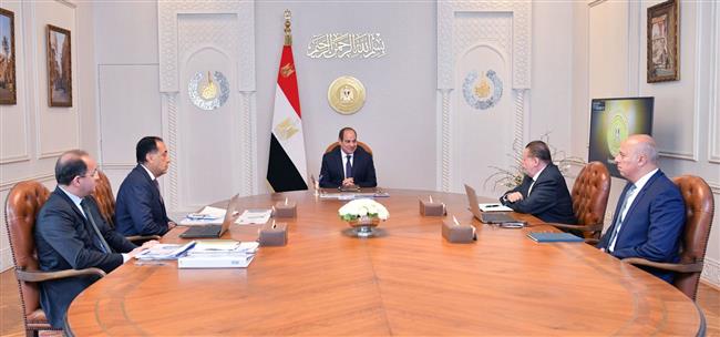 الرئيس السيسي يؤكد ضرورة تعزيز التناغم بين السياستين المالية والنقدية 
