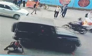 خلاف بسبب بوق السيارة ينتهي بحادث صادم في الهند.. تفاصيل مروعة!