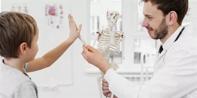 عادات خاطئة تسبب هشاشة العظام لدى الأطفال