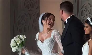 دنيا عبد العزيز تهنئ رنا رئيس بزواجها: «ربنا يسعدك وأشوفك دايمًا مبسوطة»