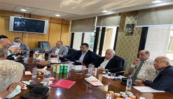 غرفة الصناعات النسيجية تبحث تحديات القطاع وتطالب بتخفيف الأعباء عن المصانع