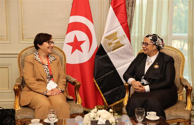 المستشارة أمل عمار تلتقي وزيرة الأسرة والمرأة والطفولة و كبار السن بتونس