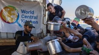 "المطبخ العالمي" يعلن إيقاف عملياته في غزة بعد نفاد المواد الغذائية