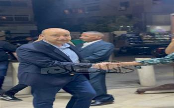  عمرو أديب ونجوم الفن فى عزاء حماة المنتج محمد السبكي