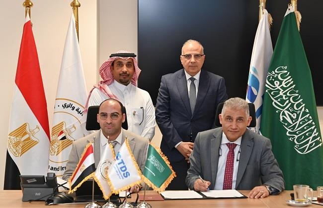 وزير الري يلتقي ممثلي شركة حلول التقنية والتطوير السعودية لبحث التنسيق المشترك