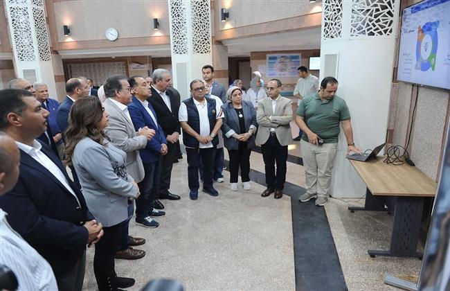وزير الصحة يستعرض مشروعات الوزارة والخريطة الصحية بالغربية