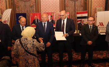وزير العمل ومحافظ القاهرة يُسلمان عقود عمل جديدة لذوي همم بشركات القطاع الخاص 