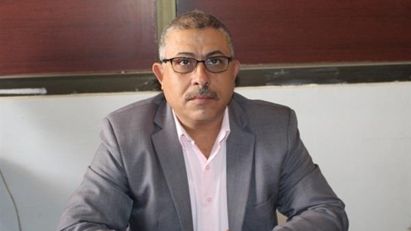 وكيل "زراعة الوادي الجديد" يؤكد توافر الأسمدة ويتابع خطة تسليمها للمزارعين