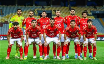 الأهلي يستعيد صدارة الدوري برباعية في شباك المصري 