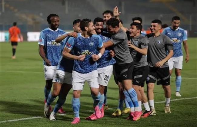 بيراميدز يسعى لاستعادة صدارة الدوري أمام البنك الأهلي الليلة