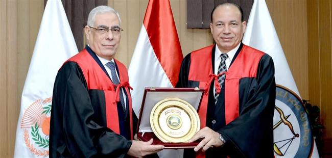 منح الدكتوراه الفخرية للنائب العام من جامعة المنصورة تقديرًا لإسهاماته في دعم العدالة