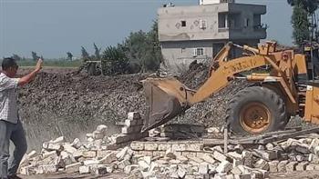 محافظ الدقهلية يشدد على متابعة أعمال التصدي لمخالفات البناء والتعديات على أملاك الدولة