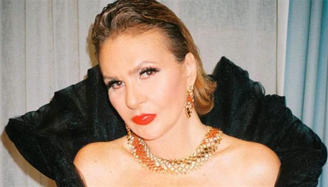 يسرا تنشر صورة من أرشيفها..أيه السر؟ 