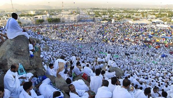 هل يجوز للمحرِم إزالة شيء من شعره أو أظافره أثناء إحرامه؟.. الأزهر للفتوى يجيب