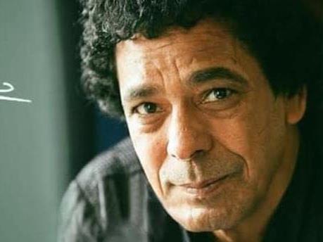 بروح الشباب ولمسة الزمن الجميل.. محمد منير يوقع ألبومه الجديد