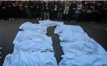استشهاد 10 فلسطينيين بينهم 4 مسعفين في عدة مناطق بغزة