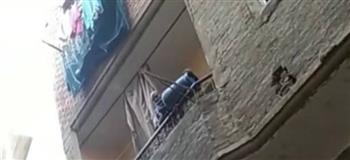 ضبط مهتز نفسيا حاول إلقاء أنبوبة غاز على جيرانه في الوراق