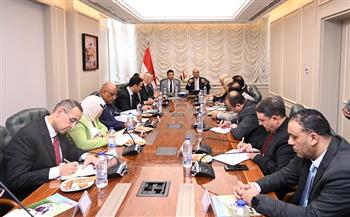 وزيرا الرياضة والعمل يبحثان التعاون في مجالات التوظيف والتدريب المهني 
