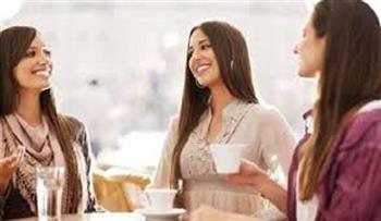7 سمات تميز النساء اللاتي يفضلن العيش وسط دائرة علاقات صغيرة