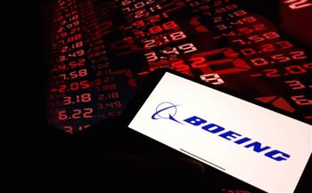سهم بوينج يخسر 7% في تعاملات ما قبل الافتتاح بعد تحطم الطائرة الهندية