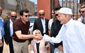 وزير الرياضة ومحافظ دمياط يتفقدان منشآت مركز شباب التوفيقية