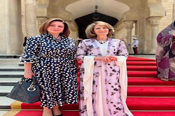 إلهام شاهين تلتقي السيدة الأولى بالعراق خلال مشاركتها في مهرجان المرأة الإعلامية  