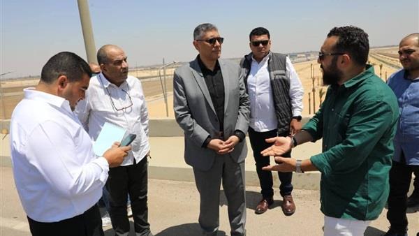محافظ الجيزة يتابع الاستعدادات في محيط مطار سفنكس والطرق المؤدية إلى المتحف المصري الكبير