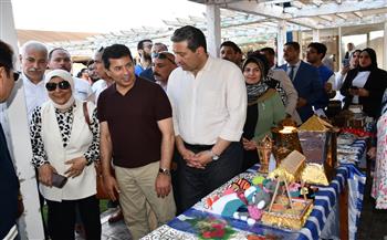 وزير الشباب ومحافظ دمياط يتفقدان ملتقى التوظيف وورش  "مشواري" و"علّمني حرفة