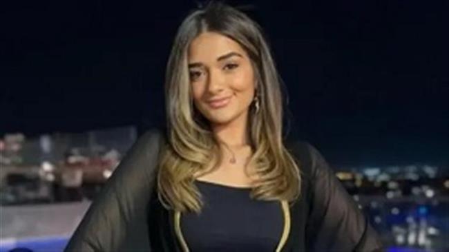 مصطفى عماد يدعم ملك أحمد زاهر في أزمتها الصحية الأخيرة 