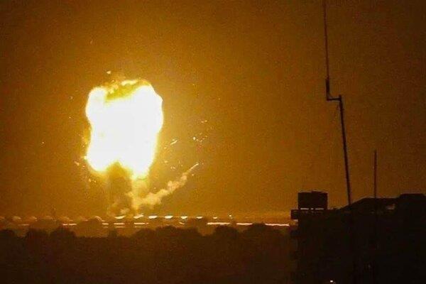 دوي انفجارات جنوب سوريا عقب اعتراض إسرائيل صواريخ ومسيرات إيرانية