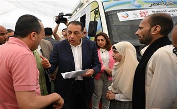 مواطن لرئيس الوزراء: «بنتى اتعمت بسبب ضربة على رأسها».. ومدبولي: «هنعمل اللازم حالًا»