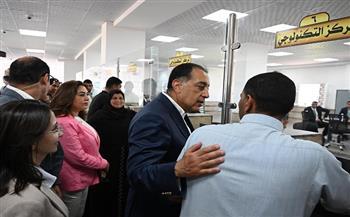 ​رئيس الوزراء يتفقد المركز التكنولوجي لخدمة المواطنين بزاوية صقر ضمن مشروعات "حياة كريمة"