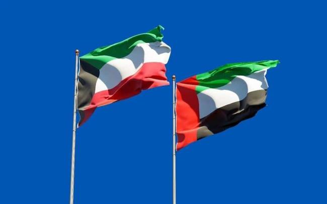 وزيرا خارجيتي الكويت والإمارات يبحثان هاتفيا مستجدات الأوضاع في المنطقة