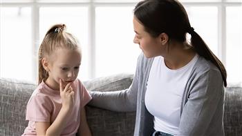 بعد اشتعال الأحداث بين إيران وإسرائيل.. كيف تحدثين طفلك عن الحروب؟