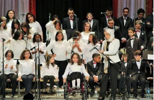   «ملائكة الأوبرا» يحتفلون برحلة العائلة المقدسة ويحلمون بالغناء أمام الرئيس..!