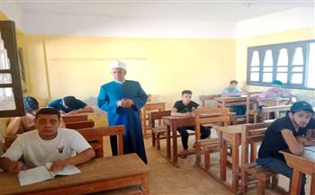 طلاب القسم الأدبي بالشهادة الثانوية الأزهرية يستأنفون امتحاناتهم بمادة اللغة الإنجليزية