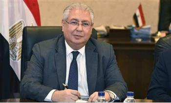 سفير مصر بالكويت يناقش تشكيل لجنة متخصصة لتزويد الكويت بالعمالة الماهرة