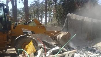 محافظ الجيزة: إزالة 27 حالة بناء مخالف وتعد على أملاك الدولة بقرى البدرشين