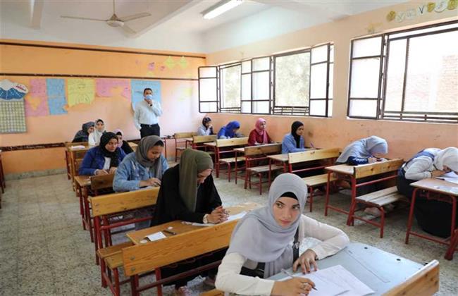 "التعليم": انتظام امتحانات الثانوية العامة في يومها الثاني وسط إجراءات رقابية مشددة