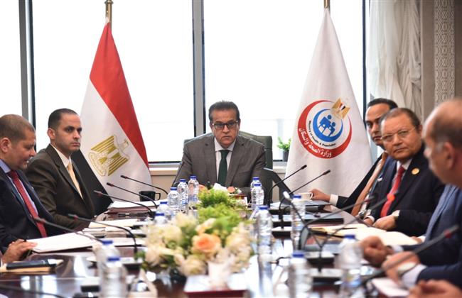 نائب رئيس مجلس الوزراء وزير الصحة يعقد اجتماعا لمتابعة الموقف التنفيذي لميكنة منظومة التأمين الصحي الشامل