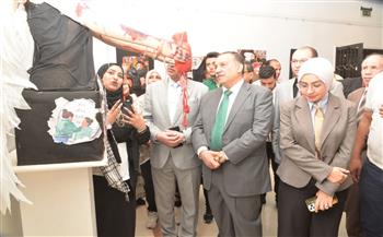 بمشاركة طلاب الجامعة وذوي الهمم.. محافظ أسيوط يفتتح معرض "قضايا" بقصر الثقافة 