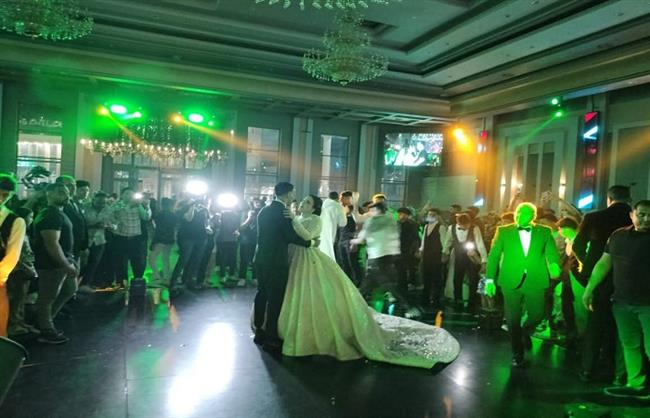 الصور الأولى من زفاف هداف الزمالك ناصر منسي بمسقط رأسه في الشرقية  