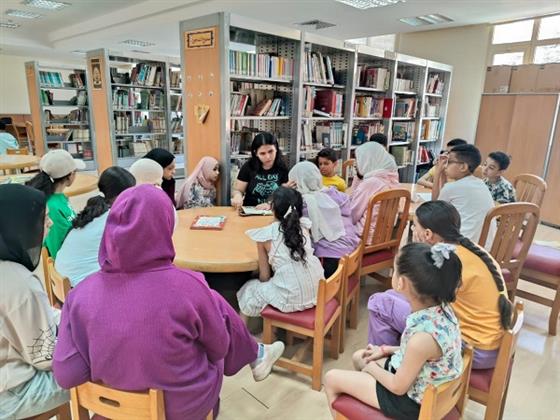 أنشطة متكاملة تجمع بين القراءة والفنون والألعاب التعليمية بمكتبة المعادي العامة