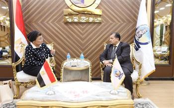 نائب وزير الصحة تبحث مع رئيس جامعة جنوب الوادي تعزيز التعاون لتحسين الخصائص السكانية بقنا