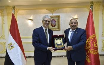 محافظ بورسعيد يبحث مع وفد بعثة الاتحاد الأوروبي سبل التعاون في المشروعات  الاستثمارية والتنموية بالمحافظة 