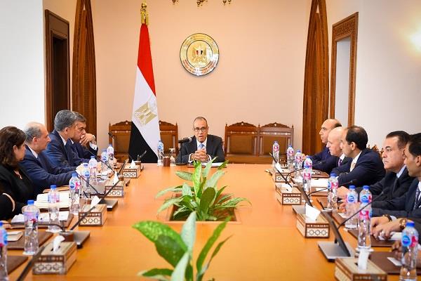 وزير الخارجية يعقد اجتماعًا مع قيادات وأعضاء مركز القاهرة الدولي لتسوية النزاعات