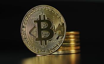 بتكوين تستقر في نطاق ضيق وسط تصاعد التوترات الجيوسياسية وتشدد الفيدرالي الأمريكي