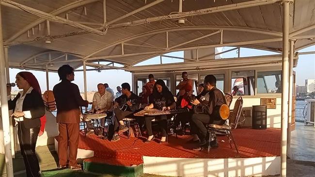 الموسيقى العربية تشدو بباقة من الأغاني الطربية بالجولة النيلية بأسيوط 